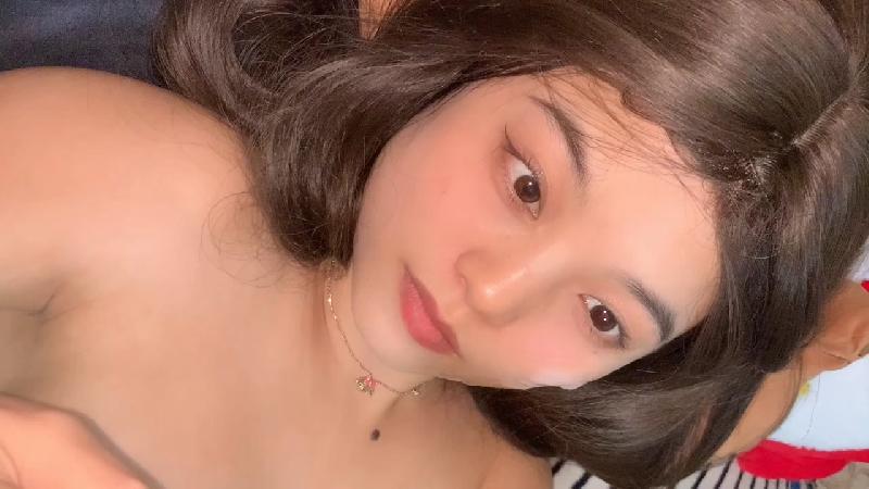 小夥出租屋约炮极品大长腿美女同事换上黑丝一边操一边拍完美露脸 海报
