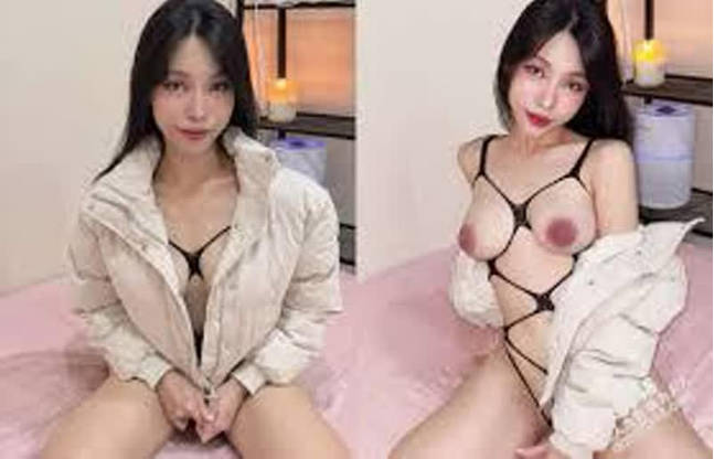 【完整版】骚浪反差妹性感表妹用火辣裸体阻断了我得“NNN”（十月不射）挑战，忍不住后入内射了表妹 海报