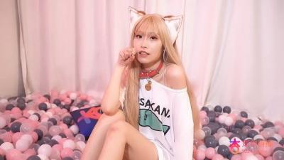 猫耳萌妹沙发侍奉主人 骑乘位高潮内射实录 海报