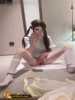 北的屋-萝莉自慰北的屋 #萝莉 #自慰 海报